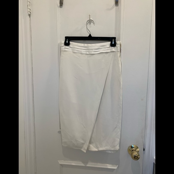 NWT Elisabetta Franchi white pencil skirt. Size 44 (M) - Picture 1 of 5